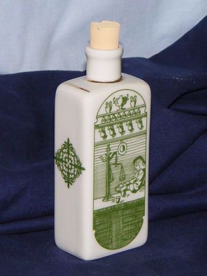 Picture of Flask with etching design, green